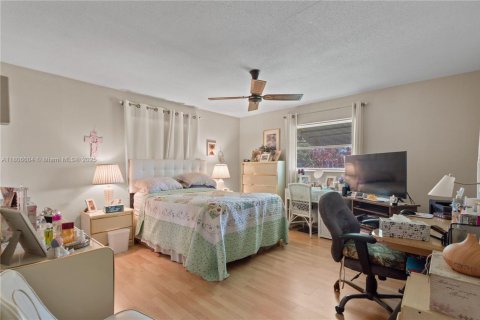House in Margate, Florida 2 bedrooms, 116.78 sq.m. № 1752646 - photo 9