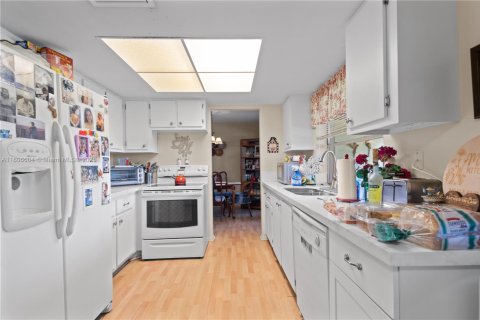House in Margate, Florida 2 bedrooms, 116.78 sq.m. № 1752646 - photo 7