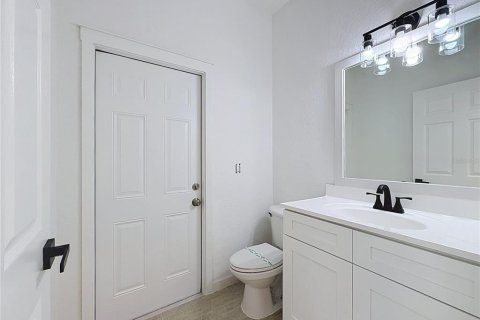 House in Clermont, Florida 4 bedrooms, 192.49 sq.m. № 2209838 - photo 7