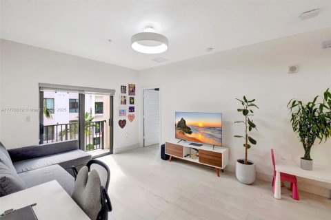 Condo in Doral, Florida, 3 bedrooms  № 1698326 - photo 15