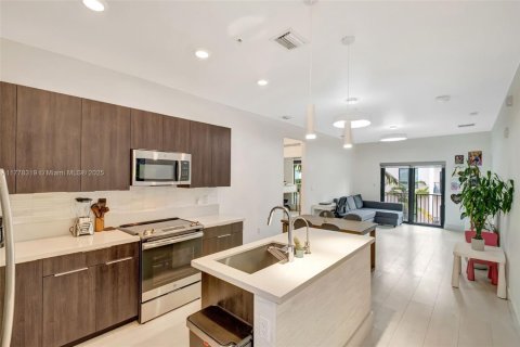 Condo in Doral, Florida, 3 bedrooms  № 1698326 - photo 10