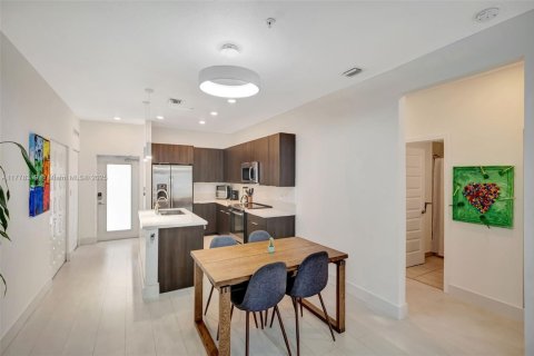 Condo in Doral, Florida, 3 bedrooms  № 1698326 - photo 14