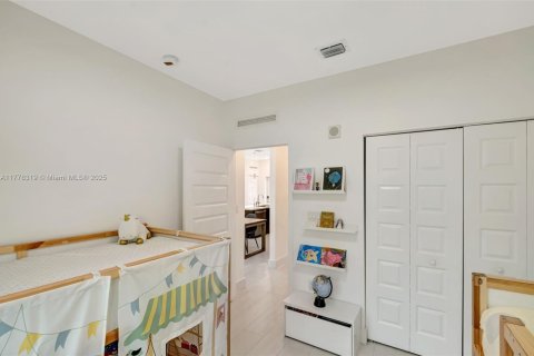 Condo in Doral, Florida, 3 bedrooms  № 1698326 - photo 28