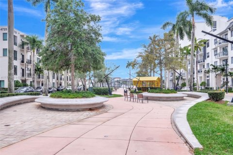 Condo in Doral, Florida, 3 bedrooms  № 1698326 - photo 7