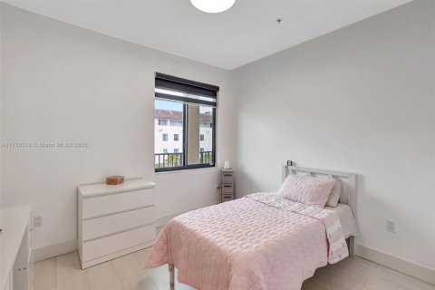 Condo in Doral, Florida, 3 bedrooms  № 1698326 - photo 25