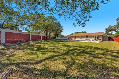 Villa ou maison à louer à Deerfield Beach, Floride: 3 chambres, 122.17 m2 № 2024232 - photo 28