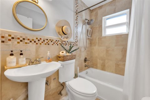 Villa ou maison à louer à Deerfield Beach, Floride: 3 chambres, 122.17 m2 № 2024232 - photo 18