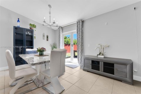 Villa ou maison à louer à Deerfield Beach, Floride: 3 chambres, 122.17 m2 № 2024232 - photo 9