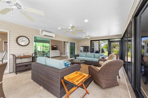 House in The Villages, Florida 3 bedrooms, 188.5 sq.m. № 1869331 - photo 10