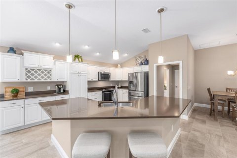 House in The Villages, Florida 3 bedrooms, 188.5 sq.m. № 1869331 - photo 6