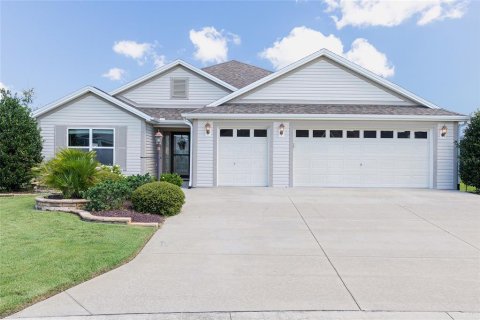 House in The Villages, Florida 3 bedrooms, 188.5 sq.m. № 1869331 - photo 1