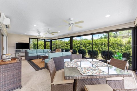 House in The Villages, Florida 3 bedrooms, 188.5 sq.m. № 1869331 - photo 9