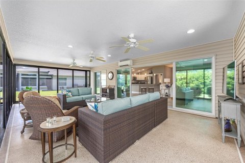 House in The Villages, Florida 3 bedrooms, 188.5 sq.m. № 1869331 - photo 11