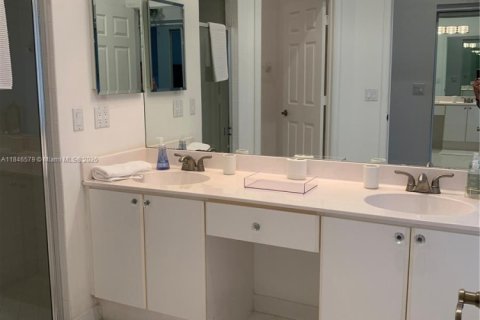 Купить виллу или дом в Палм-Бич-Гарденс, Флорида 3 спальни, 146.88м2, № 1845950 - фото 21