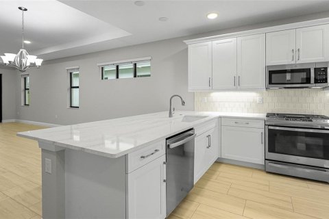 House in Lakewood Ranch, Florida 2 bedrooms, 155.61 sq.m. № 1851587 - photo 2