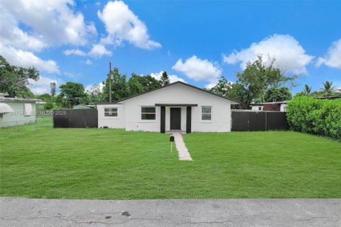 House in Miami, Florida 3 bedrooms, 109.62 sq.m. № 1995253 - photo 3