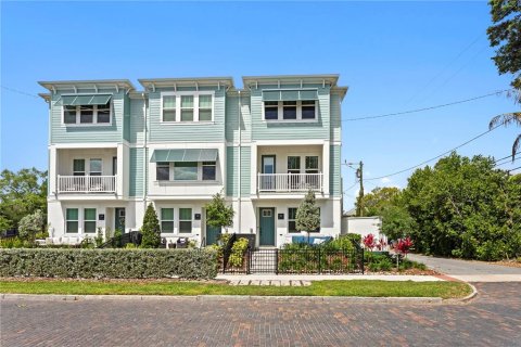 Touwnhouse à Saint Petersburg, Floride 3 chambres, 178.56 m2 № 2111746
