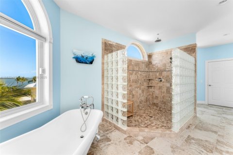 Купить виллу или дом в Биг-Пайн-Ки, Флорида 3 спальни, 435.43м2, № 1981470 - фото 26