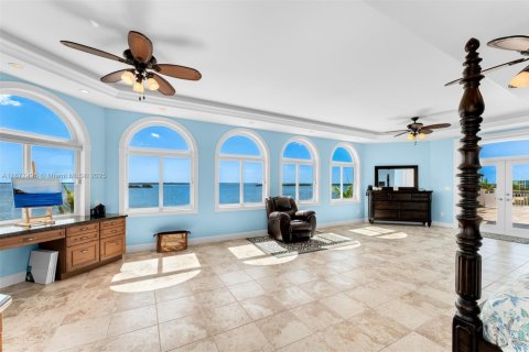 Купить виллу или дом в Биг-Пайн-Ки, Флорида 3 спальни, 435.43м2, № 1981470 - фото 21