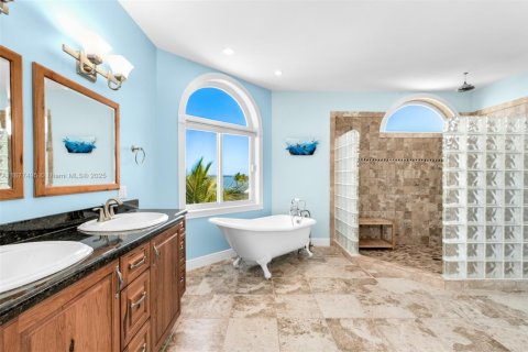 Купить виллу или дом в Биг-Пайн-Ки, Флорида 3 спальни, 435.43м2, № 1981470 - фото 25