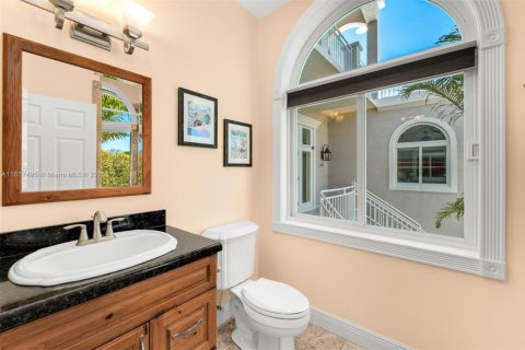 Купить виллу или дом в Биг-Пайн-Ки, Флорида 3 спальни, 435.43м2, № 1981470 - фото 16