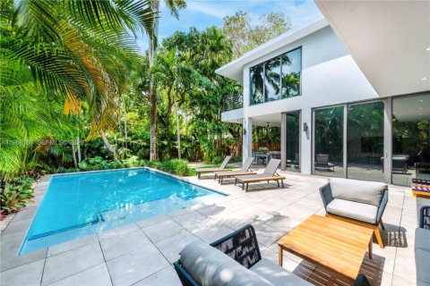 House in Miami, Florida 4 bedrooms, 288.37 sq.m. № 2029345 - photo 26