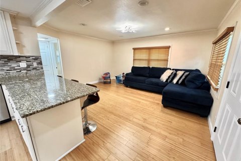 House in Saint Petersburg, Florida 2 bedrooms, 66.89 sq.m. № 1904788 - photo 4