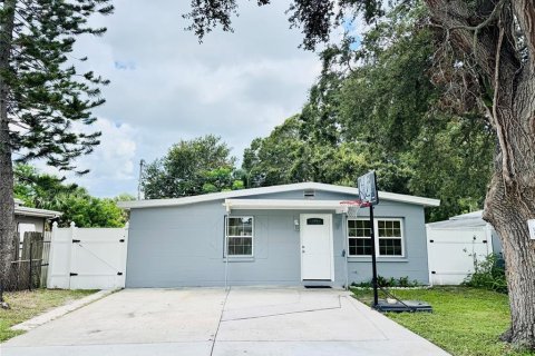 House in Saint Petersburg, Florida 2 bedrooms, 66.89 sq.m. № 1904788 - photo 19