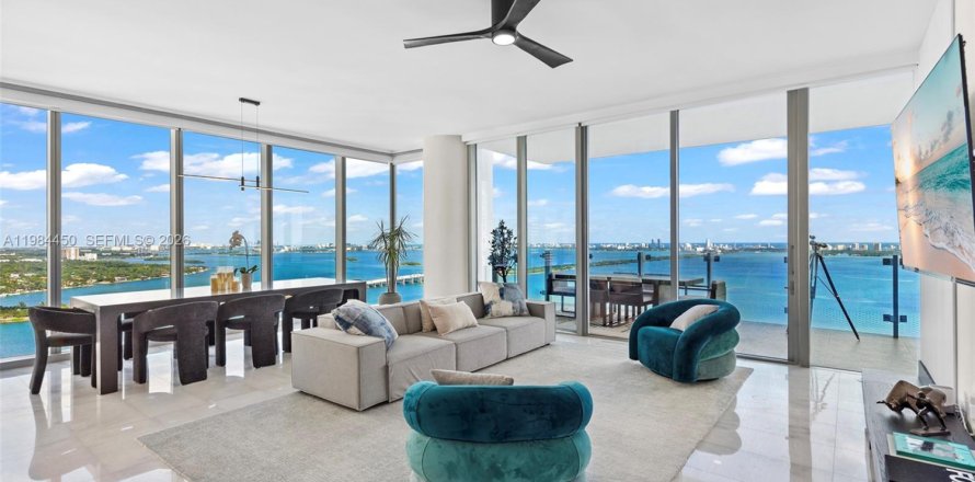 Кондоминиум с 4 спальнями в Майами, Флорида № 2045678