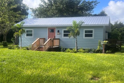 House in Punta Gorda, Florida 2 bedrooms, 77.29 sq.m. № 1379778 - photo 1