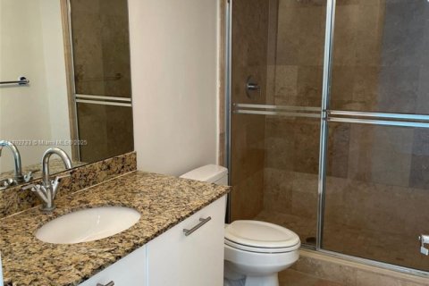 Copropriété à louer à Miami, Floride: 2 chambres, 117.71 m2 № 1946420 - photo 3
