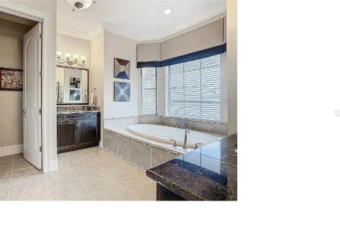Casa en venta en Four Corners, Florida, 5 dormitorios, 516.82 m2 № 1886803 - foto 20
