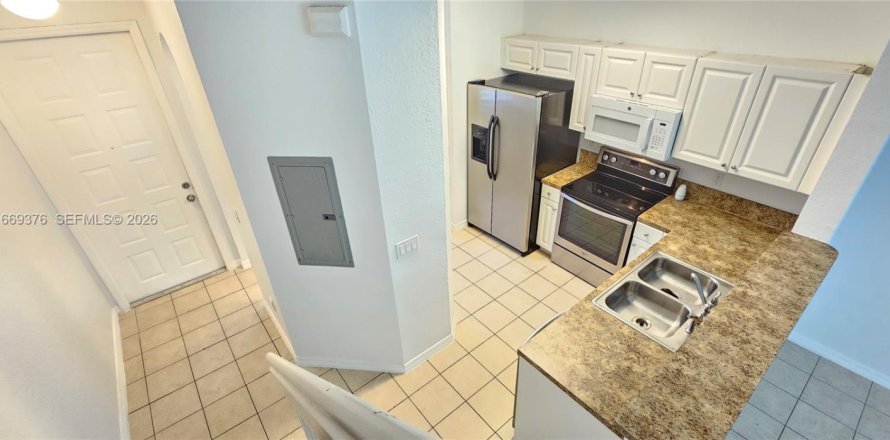 Touwnhouse à Riviera Beach, Floride 2 chambres, 113.99 m2 № 2293273