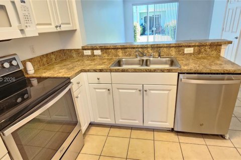 Touwnhouse à vendre à Riviera Beach, Floride: 2 chambres, 113.99 m2 № 2293273 - photo 4