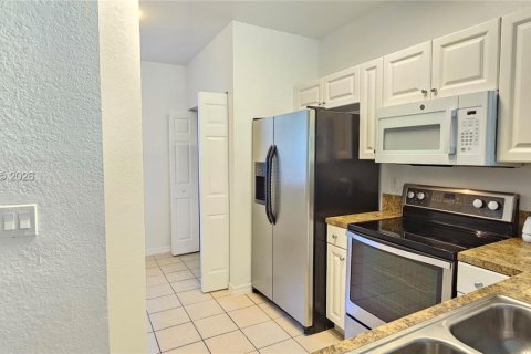Touwnhouse à vendre à Riviera Beach, Floride: 2 chambres, 113.99 m2 № 2293273 - photo 2