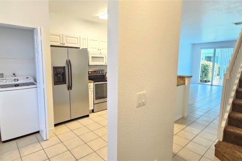 Touwnhouse à vendre à Riviera Beach, Floride: 2 chambres, 113.99 m2 № 2293273 - photo 3