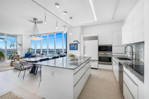 Купить кондоминиум в Майами, Флорида 3 спальни, 155.98м2, № 2046333 - фото 9
