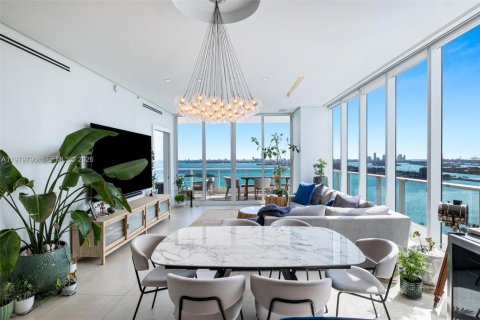 Купить кондоминиум в Майами, Флорида 3 спальни, 155.98м2, № 2046333 - фото 2