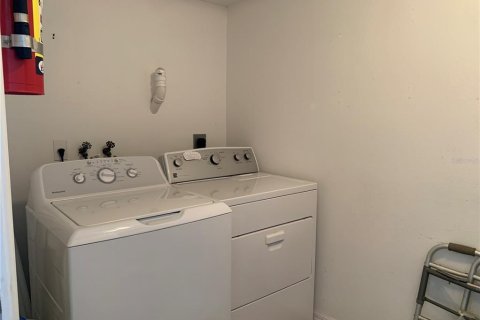 Condo in Rotonda, Florida, 2 bedrooms  № 1649275 - photo 12