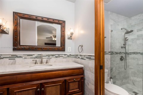 House in Palmetto Bay, Florida 3 bedrooms, 193.79 sq.m. № 1928923 - photo 10