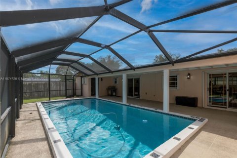 House in Palmetto Bay, Florida 3 bedrooms, 193.79 sq.m. № 1928923 - photo 17