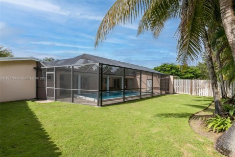 House in Palmetto Bay, Florida 3 bedrooms, 193.79 sq.m. № 1928923 - photo 18