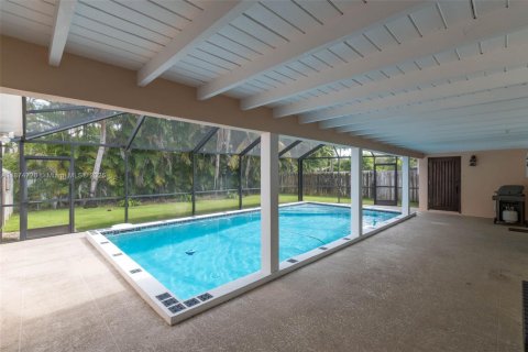 House in Palmetto Bay, Florida 3 bedrooms, 193.79 sq.m. № 1928923 - photo 15