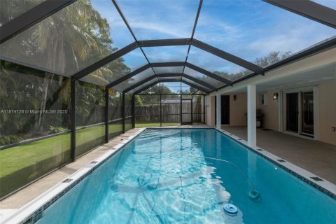 House in Palmetto Bay, Florida 3 bedrooms, 193.79 sq.m. № 1928923 - photo 16