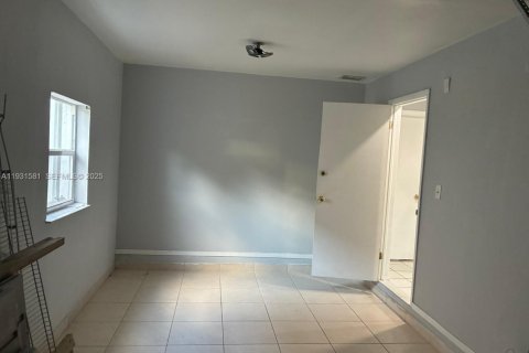 Снять в аренду виллу или дом в Майами, Флорида 2 спальни, 95.04м2, № 1992084 - фото 21