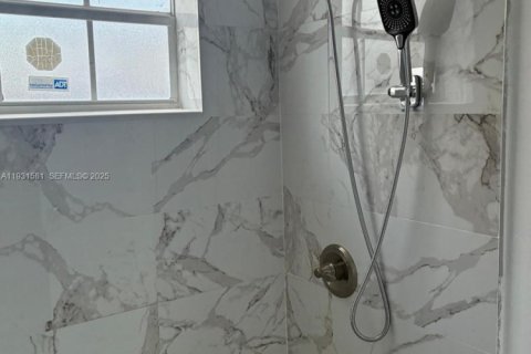 Снять в аренду виллу или дом в Майами, Флорида 2 спальни, 95.04м2, № 1992084 - фото 17