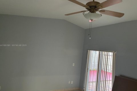 Снять в аренду виллу или дом в Майами, Флорида 2 спальни, 95.04м2, № 1992084 - фото 13