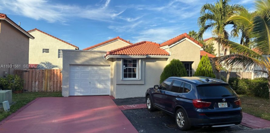 Дом в Майами, Флорида 2 спальни, 95.04м2 № 1992084