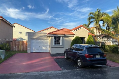 Снять в аренду виллу или дом в Майами, Флорида 2 спальни, 95.04м2, № 1992084 - фото 20