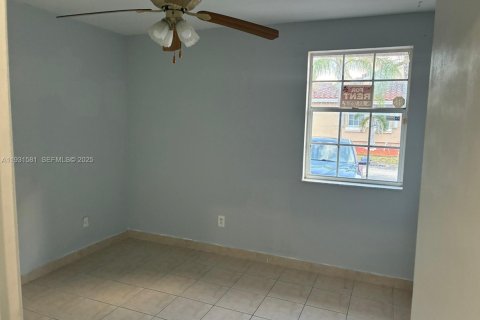 Снять в аренду виллу или дом в Майами, Флорида 2 спальни, 95.04м2, № 1992084 - фото 11